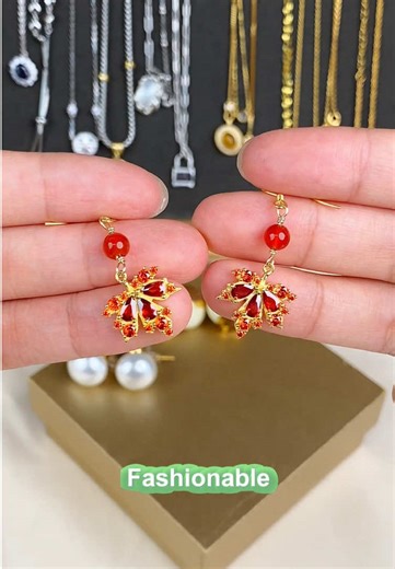 Wholesale sterling silver earrings in various styles🛒. Minimum order quantity is only 1 piece. Perfect for online or offline retail. No risk of inventory buildup. #jewelryodm #startyourownbusiness #jewelrysupplier #onlinewholesale #importfromchina #directfactory #silverjewelry #factoryprice #2026