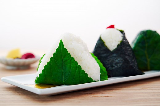 How to Make Onigiri (おにぎり - Japanese Rice Balls)
