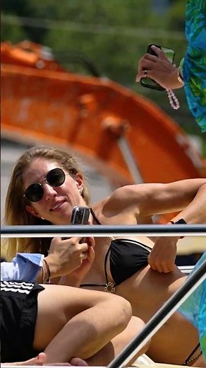 Lady's Modeling Photoshoot Unveiled by boatsnaps' Lens 📸🛥️