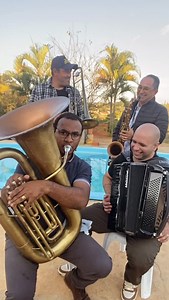 Mestre é o nome dessa melodia que Tocamos na cidade de salto de Itu . . . #hino #hinos #ccb #ccbbrasil #ccbjovens #cch #ccbmensagens #louvor #louvores #louvoresbrasil #louvoreadoração #wedding #gospel #gospelmusic #gospelsingers #harpacristã #pentecostal #tocata #tocataccb #sax #tuba #bass #instrumental #acordes #cavaquinho #acordeonista Deus abençoe a todos | Anilton Ramos