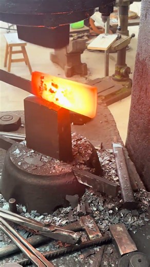 “Hot Metal Forging Process 🔥”“Blacksmith Power Work ⚒️” #works