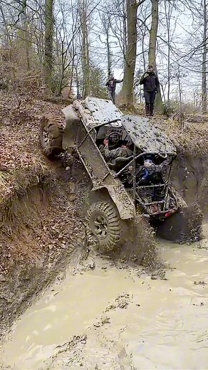 171K views · 1.3K reactions | Suzuki Samurai M57 on impossible muddy hill! #suzuki #suzukijimny #jb74 #suzukijimny2021 #offroad #4x4 #frontrunner #samurai #forgemotorsport #arb #arbtouring #8spoke #jimnystyle #suzukijimny2019 #suzukisamurai4x4 #suzukijimnyoffroad #jimny #jimny4x4 #jimnyoffroad #jimnyindonesia #jimnylovers #jimnysierra #jimnylife #jimnygram #jimnylovers #4x4 #samurai #jimnybelgium #jimnyworld #jimnyitalia #suzuki4x4h #overlanding | Sammy Adventures | Facebook
