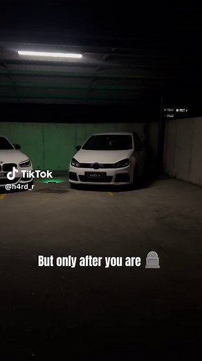 BMW M140i vs Golf R: Performance Comparison