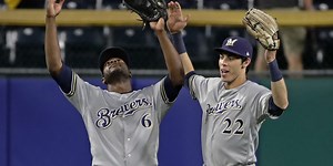 Yelich cracks 38th, 39th HRs in four-hit game