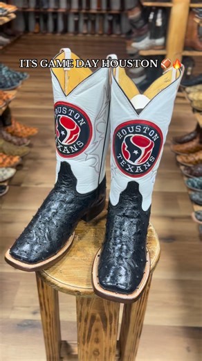 Good luck to the Texans in the Playoffs! 🤟🏻🏈 Custom Full Quill Ostrich in color “Navy Blue” 📍 Houston, TX 👢 Cowboy • Exotic • Work boots #houstontexans #playoffs #football | La Hacienda Boot Co.