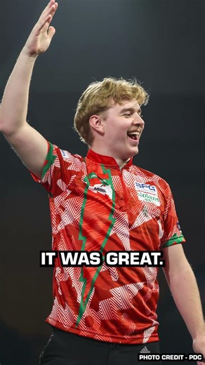 "It's not as big as it looks on TV!" 📺 #darts