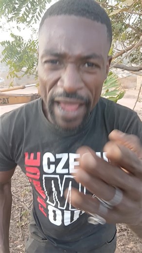 Vidéos de Adama Maçon 2 (@adama_le_mason) avec son original - Adama Maçon 2