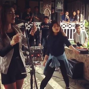 Watch Zuchobeni Tungoe singing Shape Of You. She's an aspiring singer from Nagaland. Dancing with her is Kanili Note: This wasn't a pre-planned performance. (Both singing and dancing). It was a dare. You can watch the full song here 👉 https://youtu.be/-RmDbzffw1I | TheNewsMill