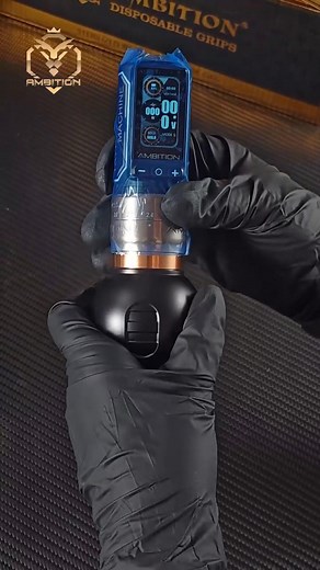 Ambition Ninja Max 280 Wireless Adjustable Stroke Tattoo Machine🔥 💡 OLED screen | Real-time voltage | Timer | Auto billing 🔥 280g.cm high torque brushless motor 🎯 Crisp lines. Silky shading. 🔧 7 adjustable strokes from 2.4 to 4.5mm. Grip: 54mm heavy grip/34mm light grip | Ambition Tattoo Machines