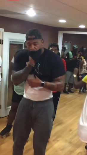 677K views · 34K reactions | A house Skate party is Crazy … got to be down south !! #fblifestyle | Chaz Bruce | Facebook