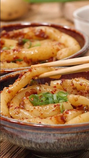 Scharfe Kartoffelnudeln 🌶️🍜 #EinfachTasty #Kartoffelnudeln #Chiliöl #AsiaRezepte #SchnelleRezepte