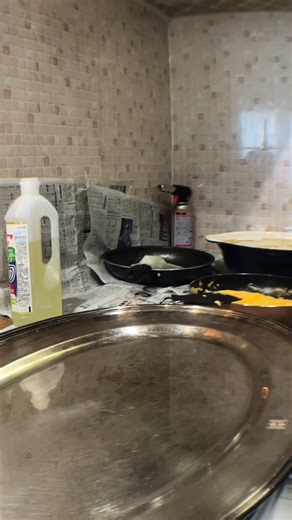 デカ盛り大食いに挑戦するクッキング動画