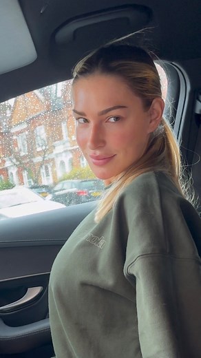 Zara McDermott on Instagram: "I’m sorry for what I said when I was hungry 😂😂😂"