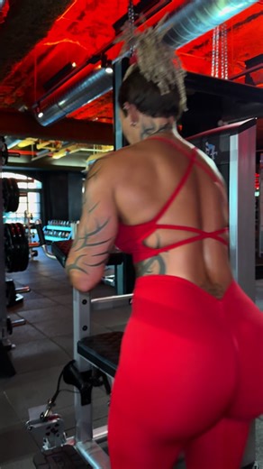 Intense Back Day Workout with Deadlifts and Row Variations