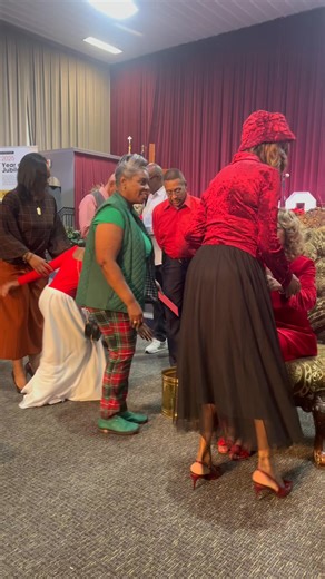 Christmas Blessings to our beautiful pastor, Dr. Linda Freeman Bradford! We ❤️ you! | Charity Christian Center