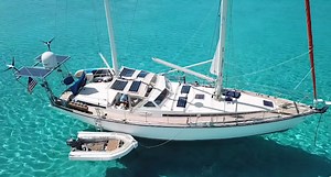 Couple Lives Off-Grid in this Sailboat for a Decade