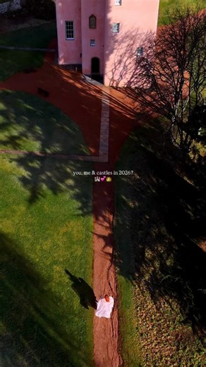 pov: you FINALLY visit the famous pink castle in Scotland 💖🏰🏴󠁧󠁢󠁳󠁣󠁴󠁿 📍Craigievar Castle, Scotland 🏴󠁧󠁢󠁳󠁣󠁴󠁿 #CraigievarCastle #scotland #visitscotland @visitscotland #aberdeen #aberdeenshirecastletrail Aberdeenshire Castle Trail, Castles in Scotland, Scotland castles, castles to visit in Scotland, famous pink castles, pink castles, pink Scotland castle, best castles in Scotland, where to go in Scotland, scotlandguide magicallytravelling Fairytale travel, magical travel scotlandtrav