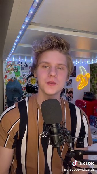 make a blank playing card at home👀 #foryou #howto #blank #playingcard #crafty #thedudewithcards #learnthisnow #easy #lifehack #fypp #forupa