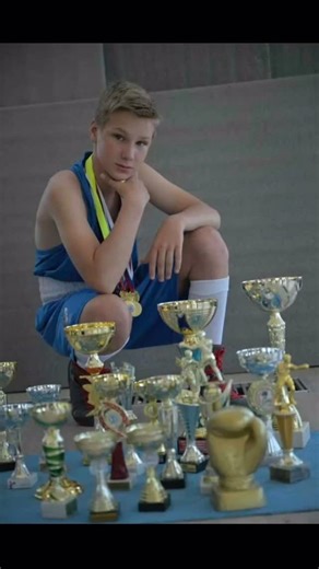 БОКСЕРСКИЙ КЛУБ «KAZBEK» on Instagram: "С Днём Рождения, чемпион! 🥳 17 лет 🎁 Дорогой Игорь Юрьевич, принимай самые горячие поздравления! Пусть твоя сила, дисциплина и воля, которые привели тебя к двойной победе на СЗФО 2022-2023 и званию победителя Первенства России во Владикавказе-2023, и дальше ведут тебя к новым вершинам. Ты вписал своё имя в историю нашего города и всей республики. Многие могут этого не замечать, но мы-то знаем, каким был этот путь. И мы с тобой! Мы добьёмся всех целей! ✊