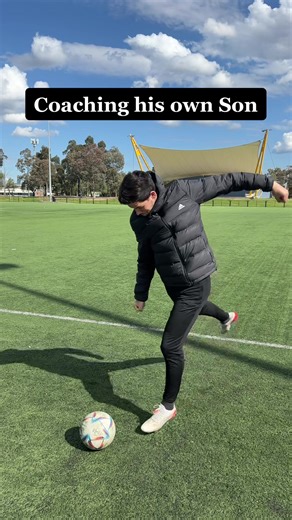 Do you know a Coach like this? 🤣 #football #soccer #futbol #fussball #calcio #tomharrisfootball