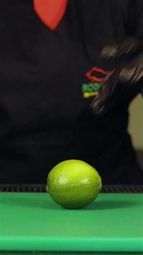 Fast, fresh, and oh-so-Brazilian. Caipirinha vibes at Rodizio Grill 🇧🇷✨ #Caipirinha #Cocktails #RodizioGrill #BrazilianSteakhouse