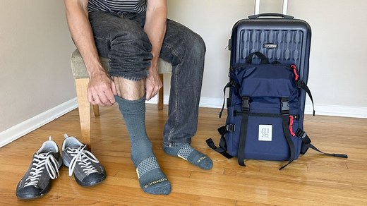 Avoid swollen feet with the 15 best compression socks for travel, according to podiatrists | CNN Underscored