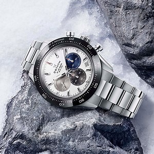 Review: The Zenith Chronomaster Sport—The New Everyday Steel Watch