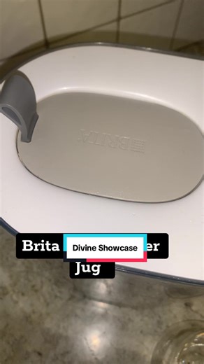 Easy Operation: Designed for one-hand filling with a flip-lid and easy maintenance Efficient Filtration: Utilizes 4-stage MAXTRA PRO filtration for purified and fresh water Health Benefits: Reduces harmful substances like chlorine and metals, improving the taste and quality of water Large Capacity: Designed specifically for high volume water needs, accommodating up to 3.6L of water Modern Design: Features a sleek design with innovative BRITA filtration technology Smart Technology: Includes an LE