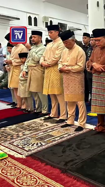 Sultan Pahang berkenan solat sunat Aidiladha di Masjid Tengku Ampuan Afzan