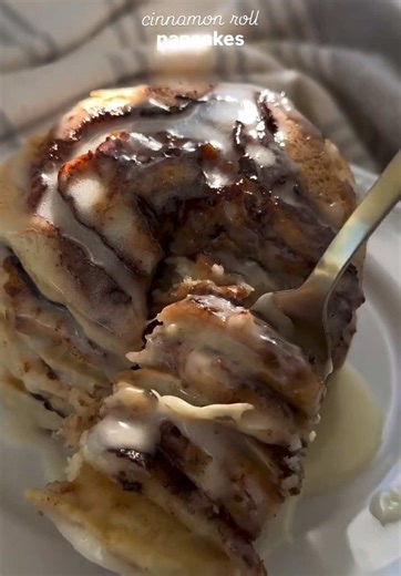 Delicious Cinnamon Roll Pancakes Recipe