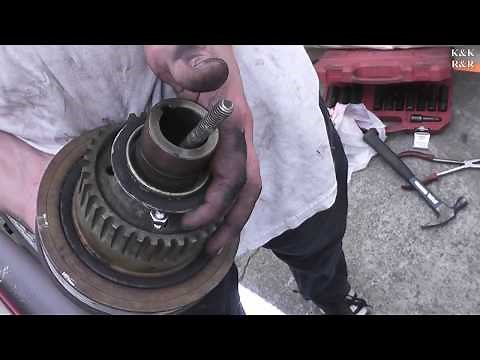 How To Remove Any Harmonic Balancer "IN 5 MINUTES OR LESS!" 1996 Ford Explorer 4.0L