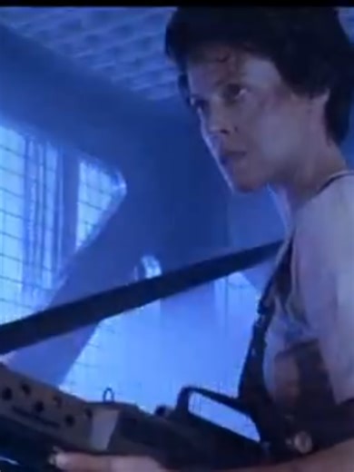 Aliens Ripley going to rescue Newt