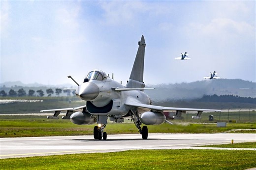 China Integrates J-10C Fighters Into Networked Air Warfare With Shared Targeting and Air Defense Support