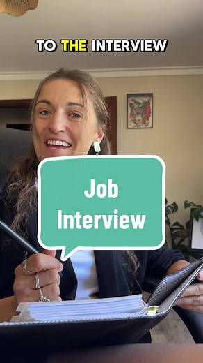 Practise a job interview for a waiter/ waitress in English with me 🍴 🗣️ #englishlesson #englishgrammar #englishspeakingpractice #jobinterview #waitress #waiter #jobinterviewinenglish #learnenglish