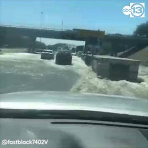 BE CAREFUL! This is the view from someone going through the flooded highway during this massive water main break on 610 East Loop at Clinton https://abc13.com/5971627/ | ABC13 Houston