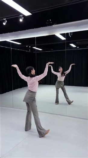 Kid-Friendly Middle-Class Dance Party: Fun & Easy Moves