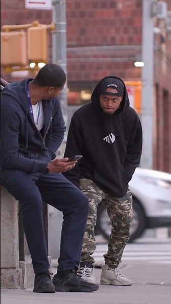 This prank had people confused 💀 #prank #funny #streetprank