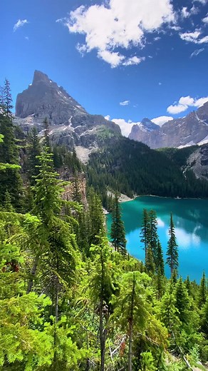 Exploring the Beauty of British Columbia: A Visual Journey