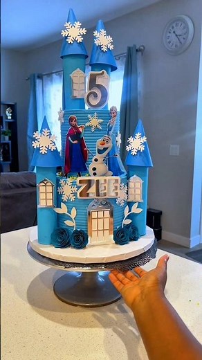 Frozen-Themed Cake Tutorial | Princess Castle Edition! 👸🏽❄️ #frozen #elsaandanna
