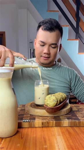 Barran Aj on Instagram: "Eps.222 SuCang (Susu Kacang Pistachio) Susu kacang Pistachio enak dan premium, buat sendiri aja pake Slow Juicer Ecohome @ecohome_indonesia dan ampas nya kita bikin cookie yang enak dengan New Oven Platinum by Ecohome Resep 350 gr kacang Pistachio panggang 200 gr kurma ( buang biji panggang 10 menit suhu 120°) 1 liter susu full cream, klo temen2 alergi susu sapi ganti dengan susu oat 300 ml air matang merendam kacang Ampas panggang suhu 100° 10 menit Bahan Cookie Butter 