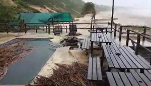 13K views · 153 reactions | Brian Jefferies : Table for two....Cyclone Dineo (Inhambane) The aftermath. | Storm Report Live | Facebook
