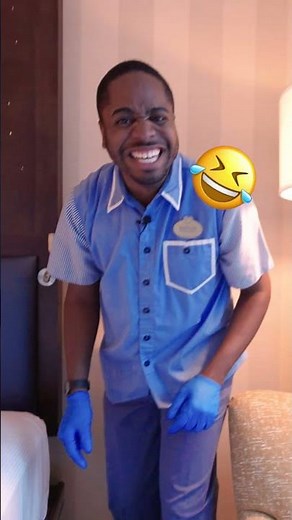 #Disneyland Hotel Room Attendant shares some pro bed making tips & tricks #DisneyCastLife