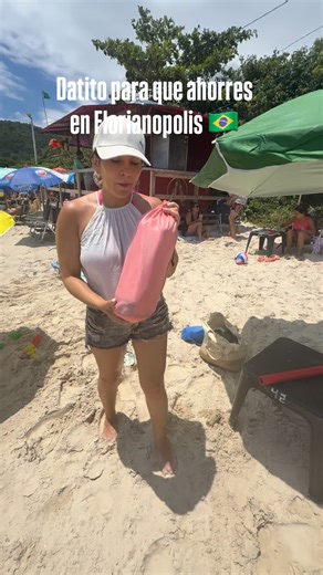 Gissel Márquez on Instagram: "Estas sillas las amamos! Las tenemos hace un tiempo y las llevamos para todos lados, son ultra cómodas y soportan bastante peso! Están en mercado libre, si quieres el link feliz te lo mando😉 #sillasplegables #brasil #ahorro #datito #florianopolis"