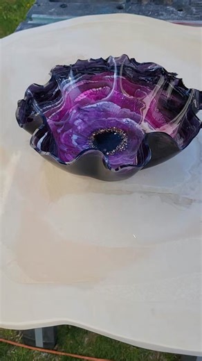 New Lessons in my Epoxy Resin 101 Masterclass!!! The Bloom Bowl Technique!!! if you wanna learn, head over to my website! #nitasfluidwoodworks #satisfying #satisfyingvideo #resin #resinart #resinbloom #bloomtechnique #resinbeginner #resintutorial