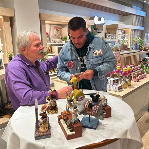 I can’t thank you enough for the incredible welcome at Disneyland Paris! Meeting so many of you, hearing your stories, and seeing the photos and videos you’ve shared truly means the world to me. These moments are the highlight of my life, and I’m so grateful to each of you who came out to make this European tour unforgettable. Now it’s time to head back home to the States, and I’m looking forward to kicking off my U.S. tour very soon. Hope to see many of you there! #JimShore #DisneylandParis #Di