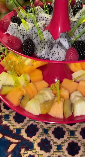 Vibrant Fruit Platter for Parties and Gatherings