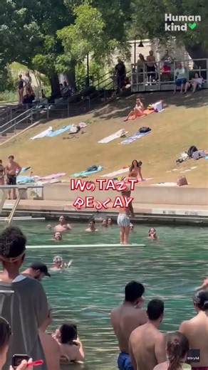 Kind strangers cheer on little boy hesitant to jump off diving board