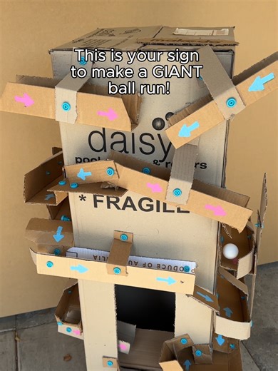 Have you ever made a ball run? This is your sign to make one ASAP! 🥎 The best thing about this project is that it can be as simple or as complex as you like. Plus you can be sure that there will be surprises along the way with much to learn as you problem solve and innovate from the start through to the end. 🙌 Head over to our Hub at the link in our bio to see more ball run inspo! ✨ #ballrun #kidsactivities #mymakedo #cardboard #activityideas