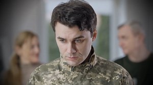 Man in Military Uniform Lands Crushing Haymaker – Sits on Opponent’s Chest