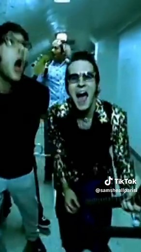 𝙏𝙖𝙠𝙚 𝙊𝙣 𝙈𝙚 - Reel Big Fish (Official Video) Sumber Video YT ReelBigFishVIDEOS #takeonme #reelbigfish #musik #reggae #reals #ttiktok #shorts #reals #fyp